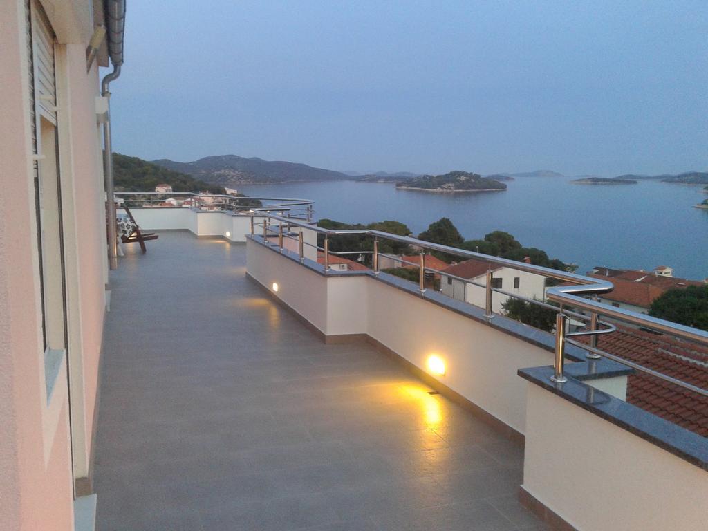 Apartments Matea Tisno Phòng bức ảnh