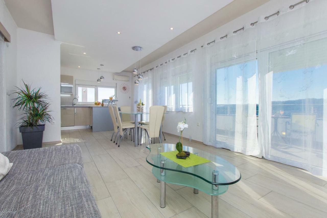 Apartments Matea Tisno Ngoại thất bức ảnh