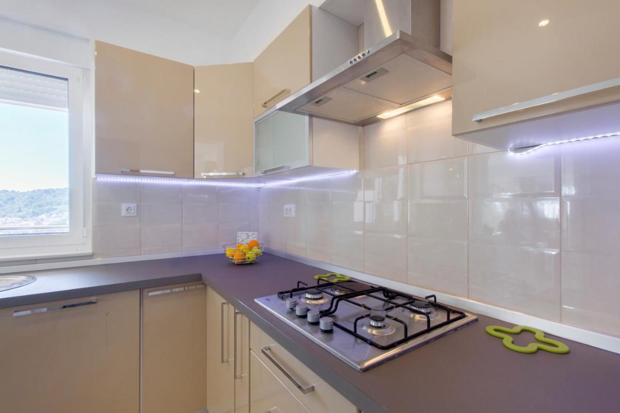 Apartments Matea Tisno Ngoại thất bức ảnh